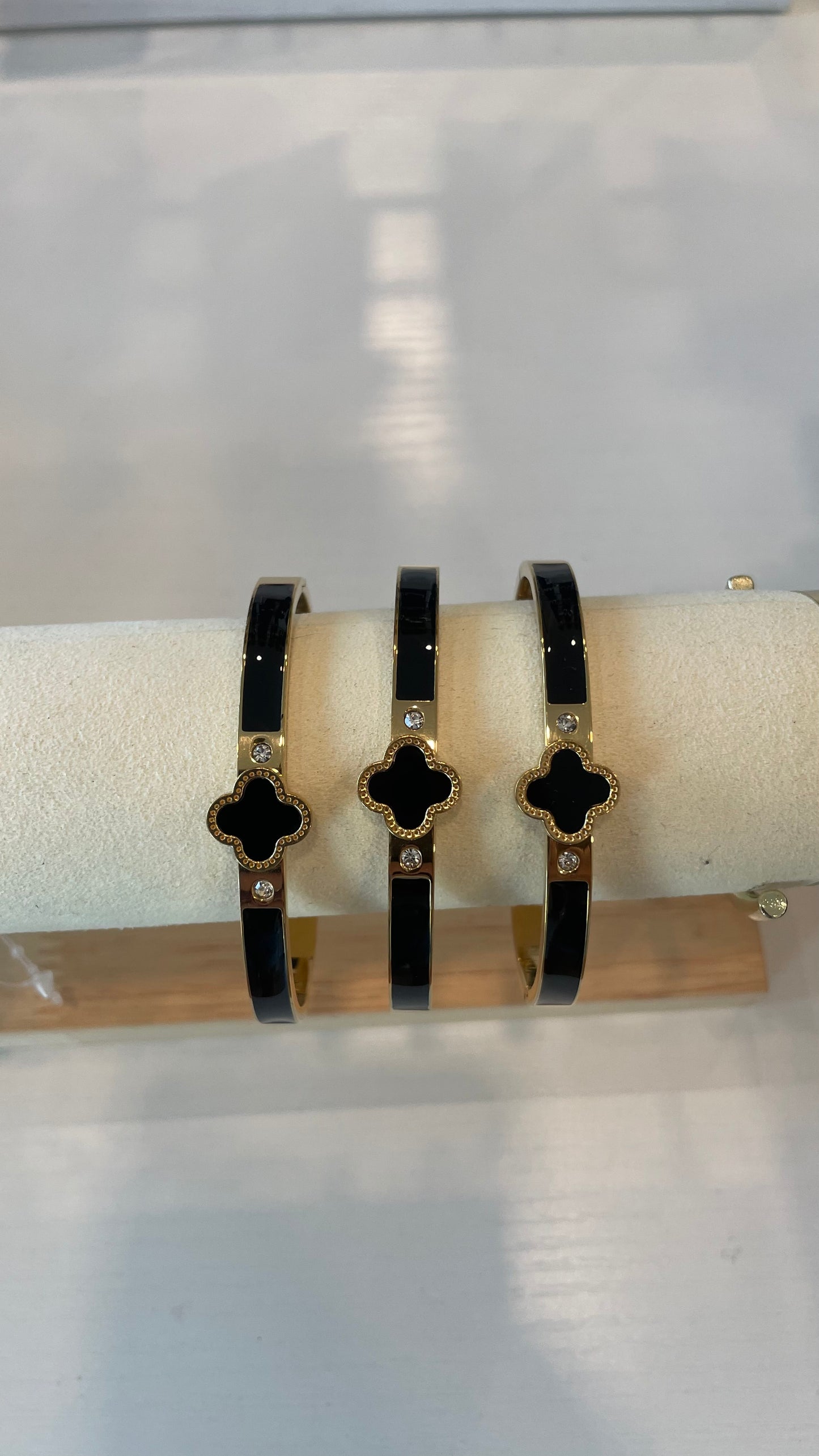 It Girl Bangle Gold/Black